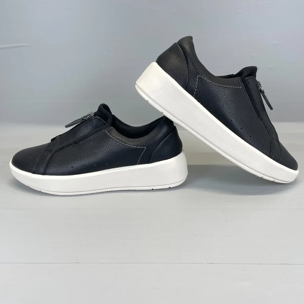 Clarks layton rae